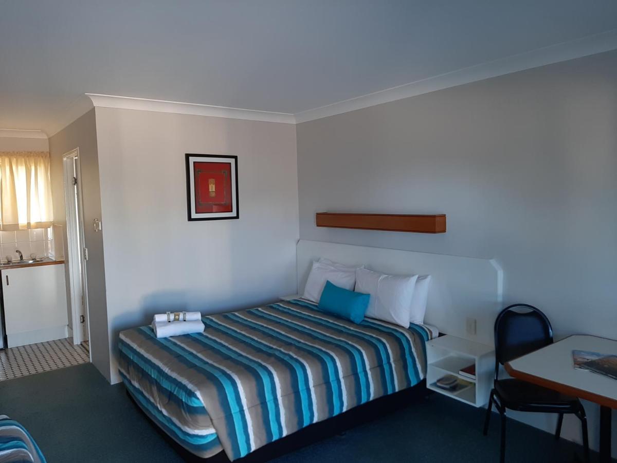 Country Rose Motel Warwick Dış mekan fotoğraf