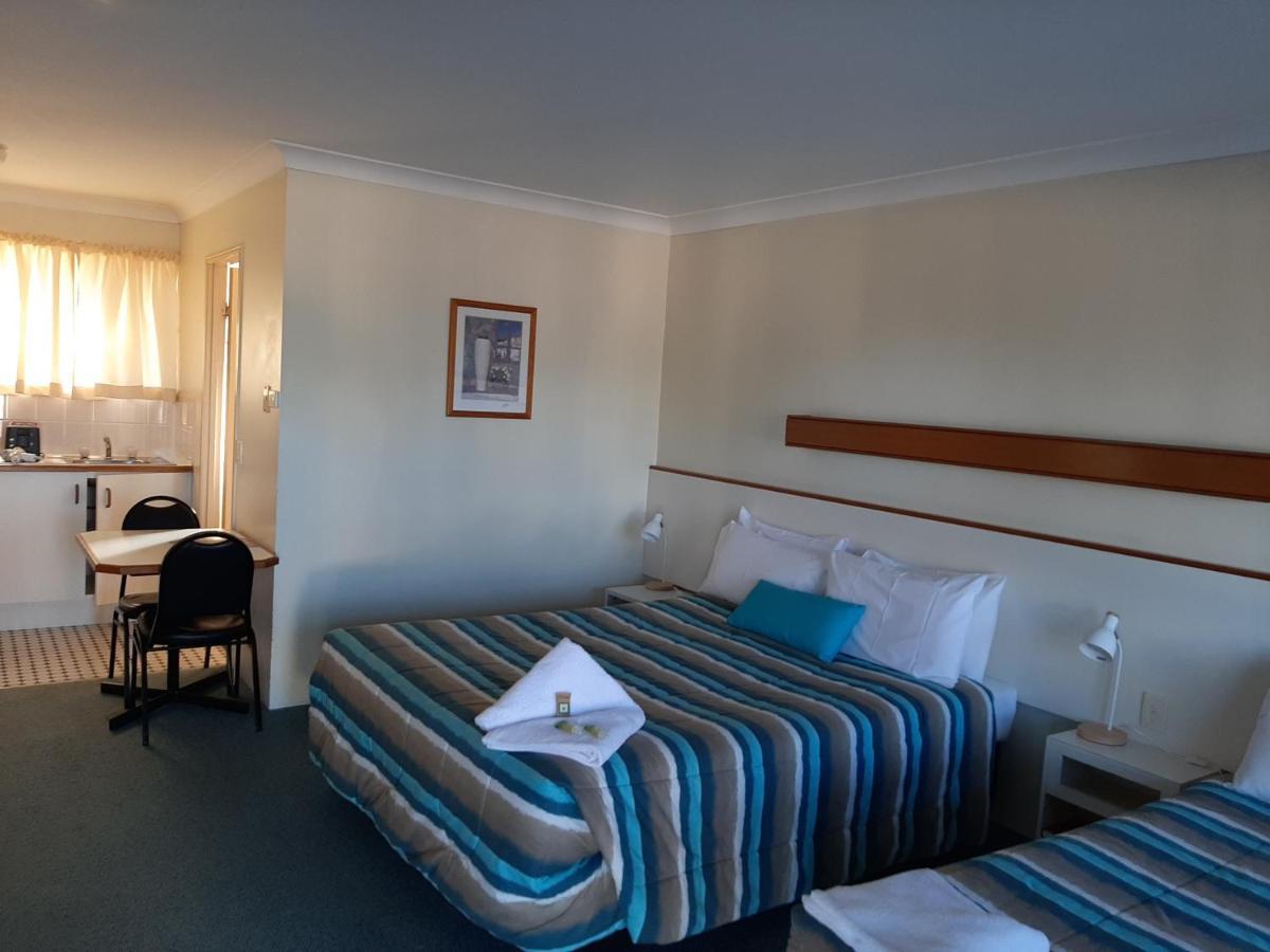 Country Rose Motel Warwick Dış mekan fotoğraf